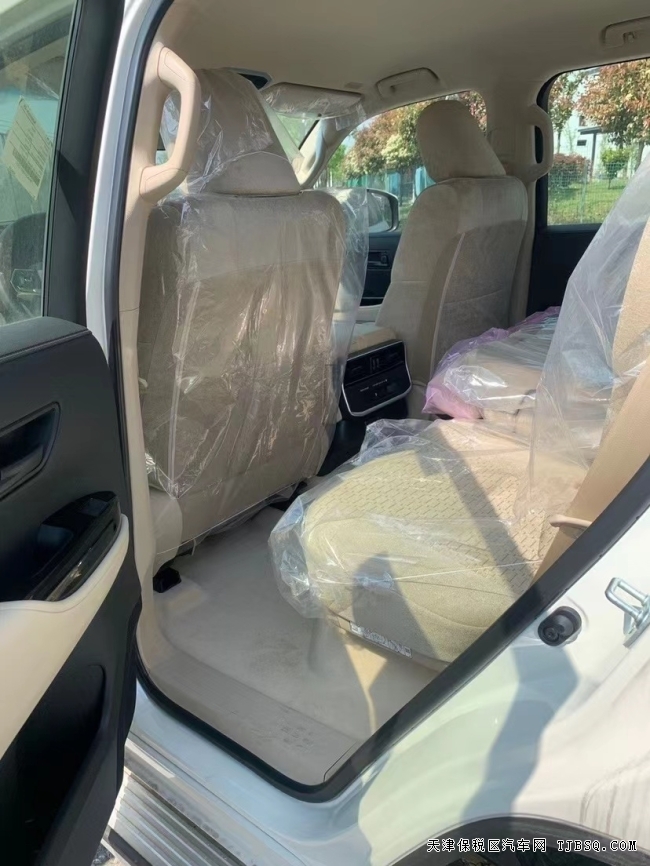 中东版22新款丰田兰德酷路泽LC300平行进口陆地巡洋舰特价