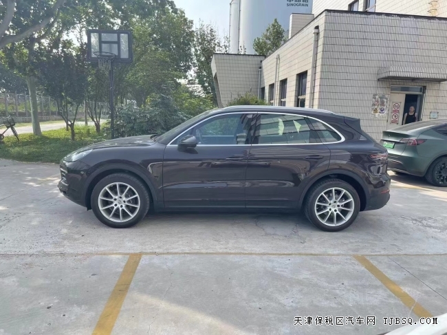 22款保时捷卡宴天津港口现车钜惠中 高级配置只需98万