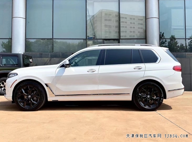 21款美规宝马X7 豪华7座天津港口现车热卖中