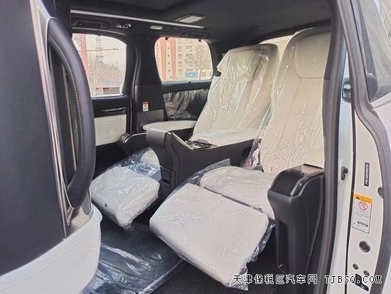 天津港平行进口车22款雷克萨斯LM300港口现车152万优惠尽享