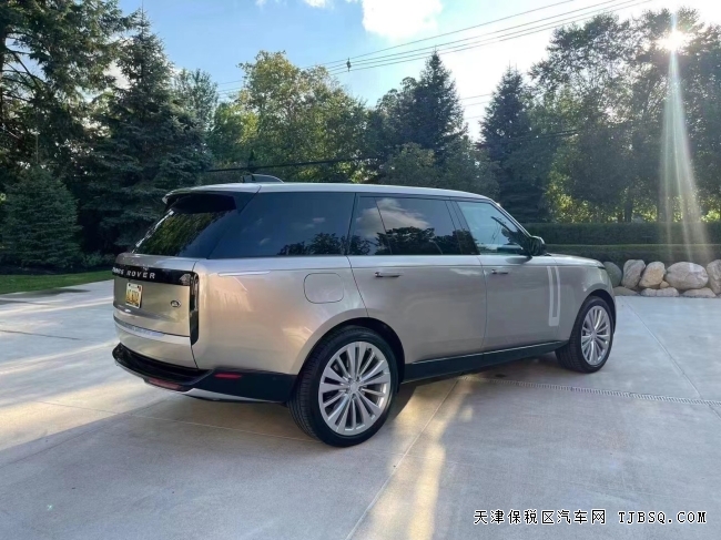 天津港平行进口车23款路虎标轴港口现车一台174飞全国