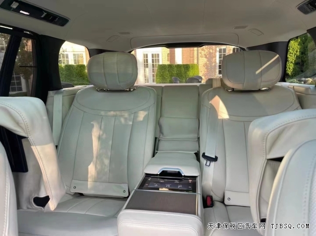 天津港平行进口车23款路虎标轴港口现车一台174飞全国