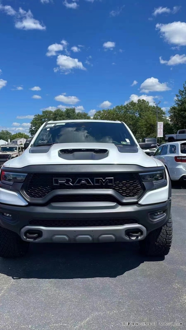 22款道奇霸王龙百万级凶猛怪兽皮卡巅峰