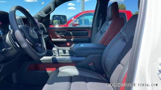 22款道奇霸王龙百万级凶猛怪兽皮卡巅峰