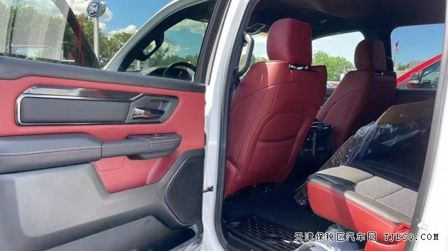 22款道奇霸王龙百万级凶猛怪兽皮卡巅峰