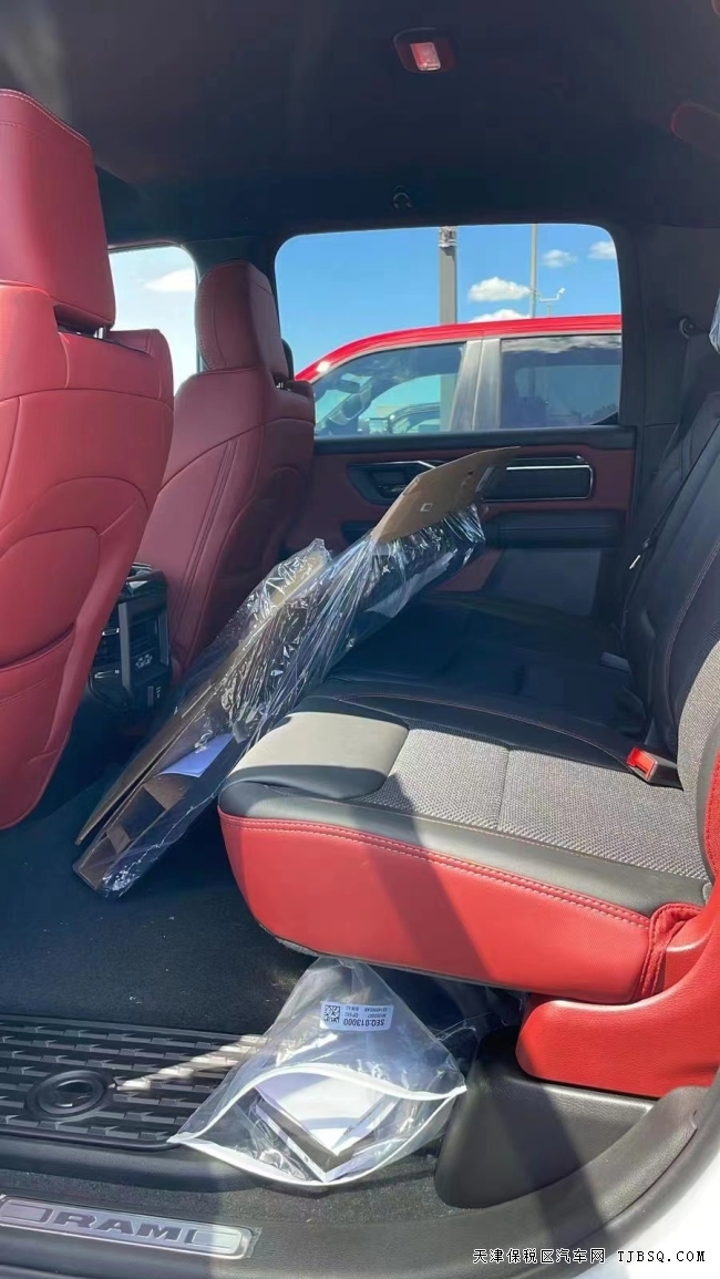 22款道奇霸王龙百万级凶猛怪兽皮卡巅峰