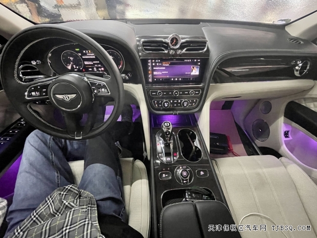 21款平行进口宾利添越稀缺白内  港口现车 手续齐全 