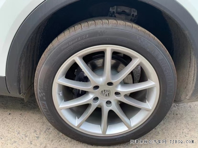 22款 3.0T 豪华包现车到店港口热卖 配置及报价