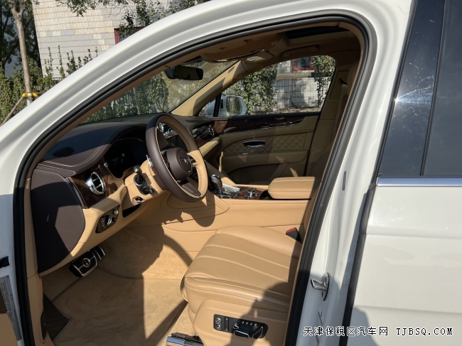 全天津最便宜的高配添越白色车身棕色内饰