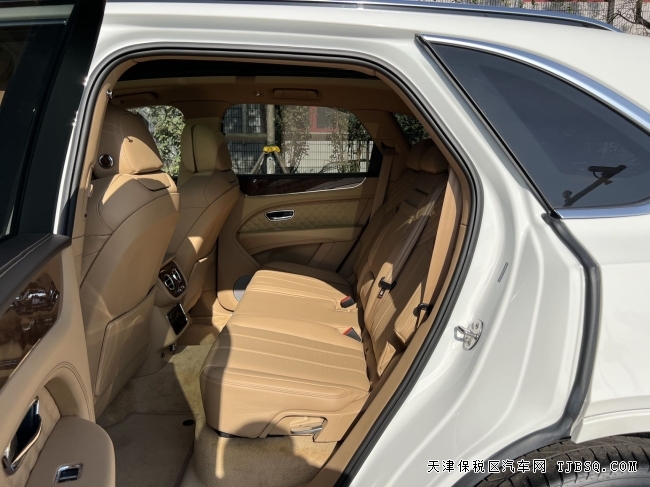 全天津最便宜的高配添越白色车身棕色内饰