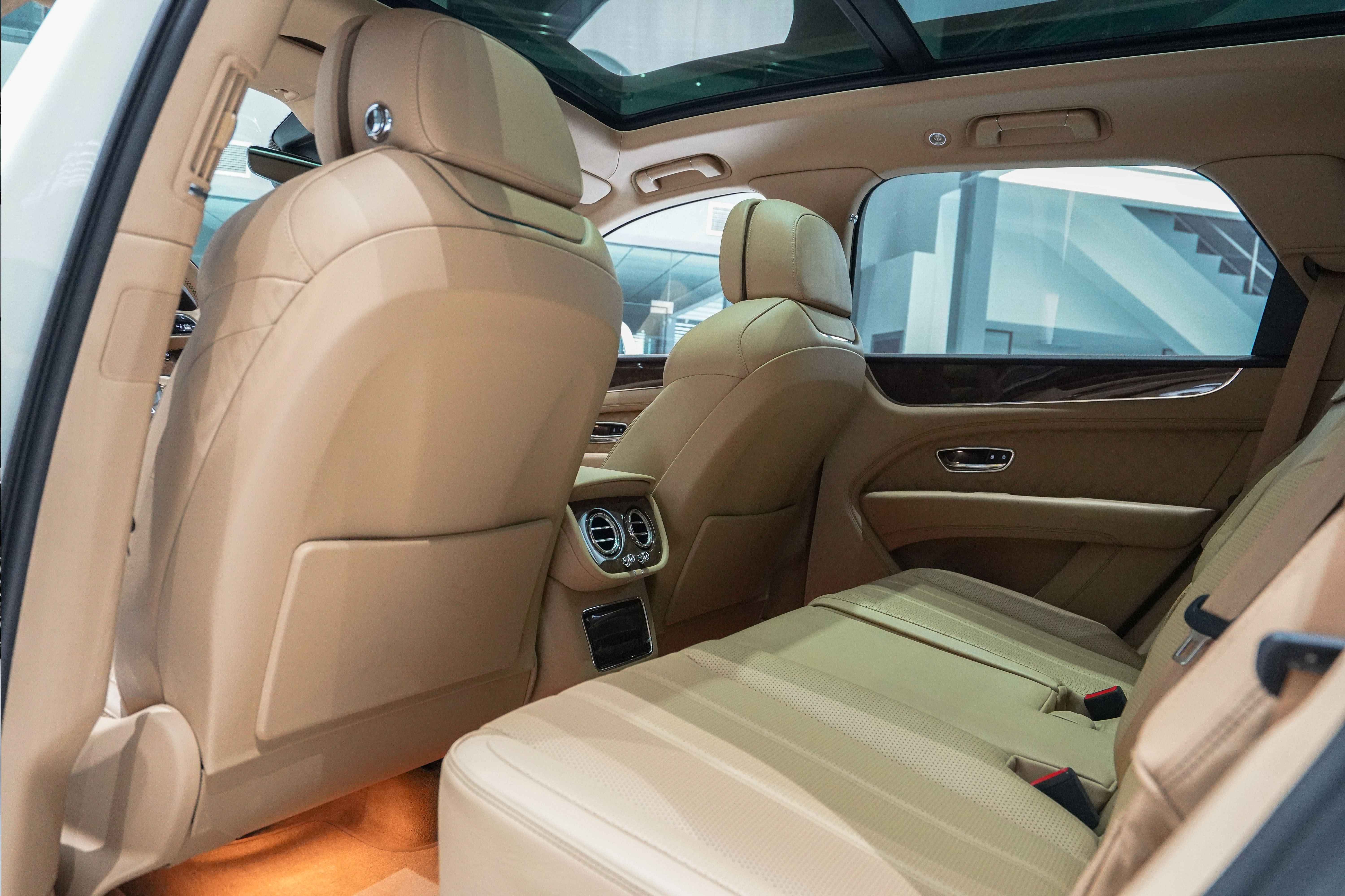 22款平行进口添越展位现车促销热卖中