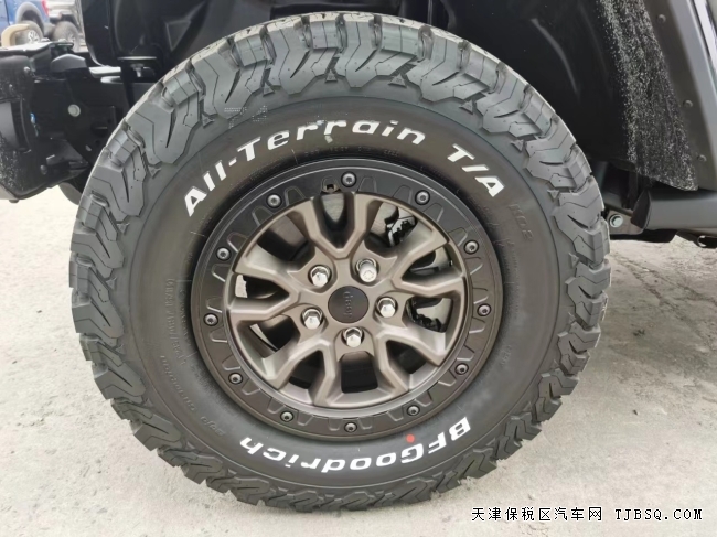 牧马人6.4L大排量人392配置参数价格图片详解 展厅现车 颜色全