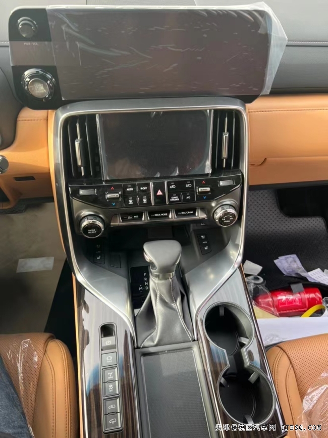 平行进口22款雷克萨斯LX600中东版天津港大降价