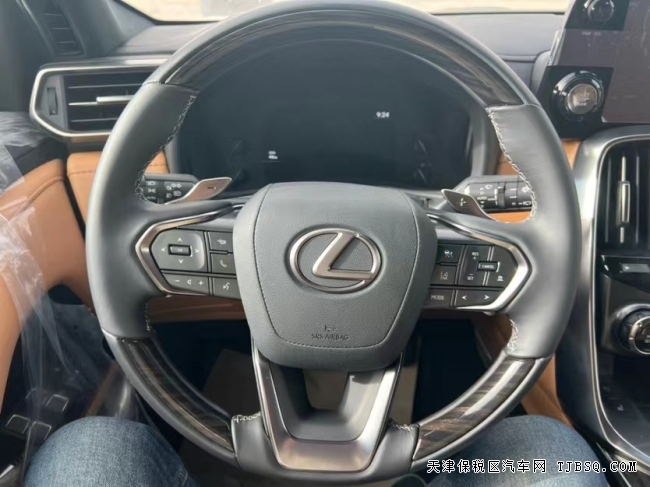 平行进口22款雷克萨斯LX600中东版天津港大降价