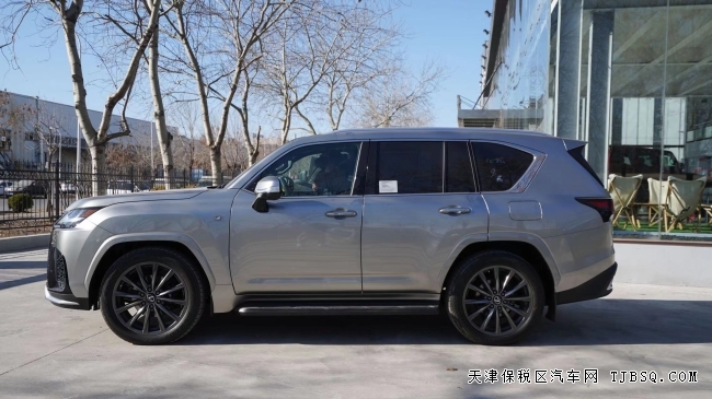 天津平行进口22款雷克萨斯LX600 7座运动年底跳水价 全网最低价热销