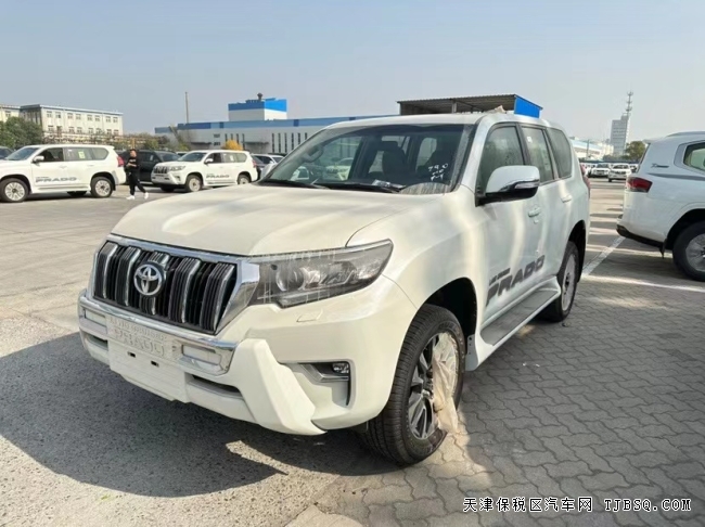 22款霸道2800后挂备胎天津港最新报价以及车辆照片