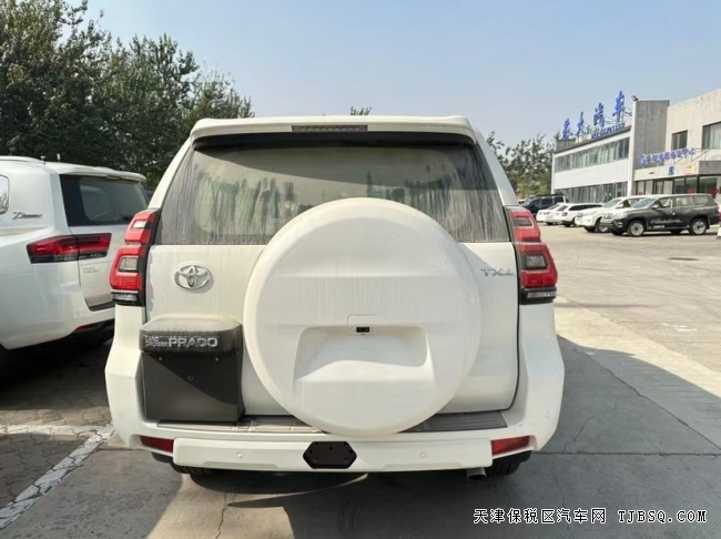 22款霸道2800后挂备胎天津港最新报价以及车辆照片