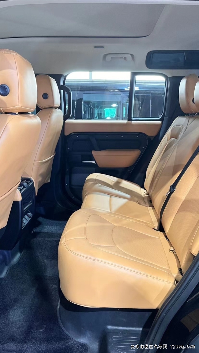 天津平行进口22款路虎卫士110 四门 3.0T 柴油D200 标准 港口热卖 特价