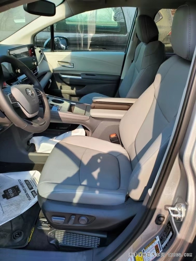 天津平行进口22款美规塞纳2.5混动2驱XLE 7座 急售特价甩卖