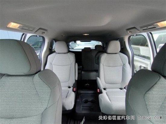 18649036440 23款丰田塞纳2.5混动四驱豪华和科技感兼具
