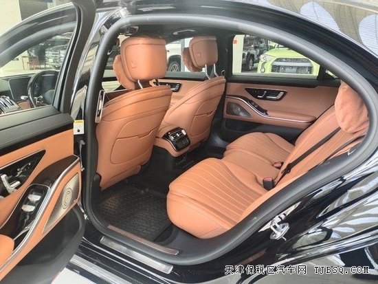 23款奔驰S580老板座驾 价格超值150万起售