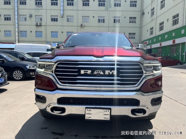 18649036440 23款道奇公羊皮卡 现车价格55万优惠多多