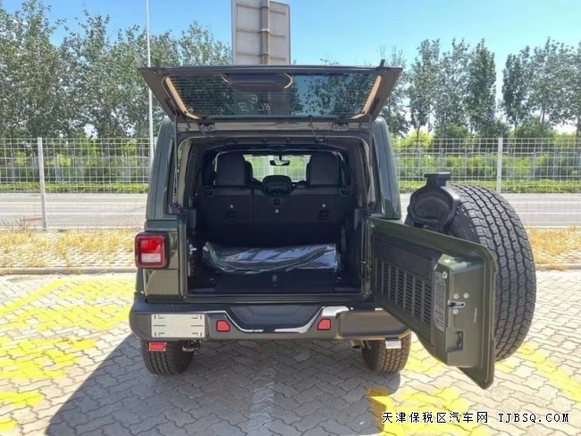 23款JEEP牧马人2.0T 女人开上它绝对很撒儿