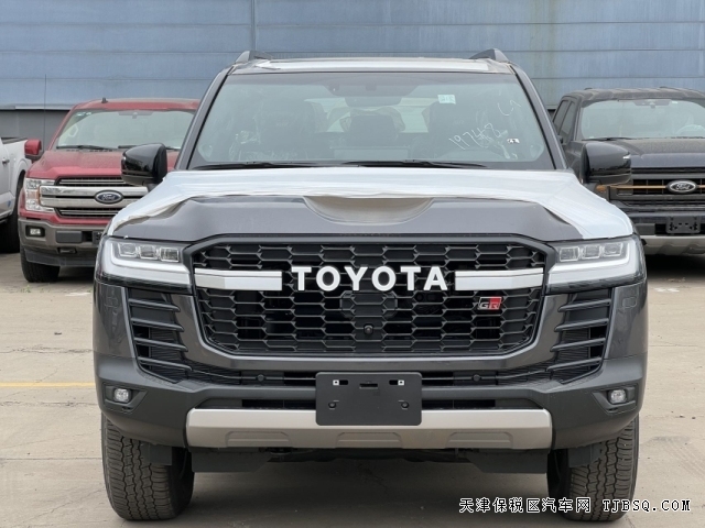 18649036440 22款酷路泽LC300 GR 运动版 颜色: 灰/黑现车手续齐全