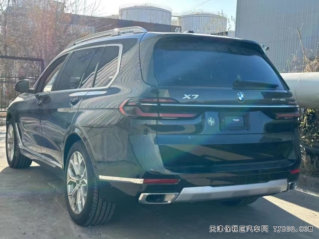 23款宝马X7 现车颜色配置齐全 最新报价行情 配置参数