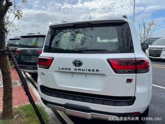 22款新款酷路泽全新上市 环保已经通过  现车可提 第一批交车