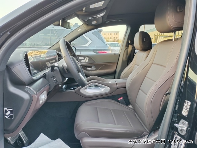 23款奔驰GLS450展厅现车降价促销中 裸车价100万起