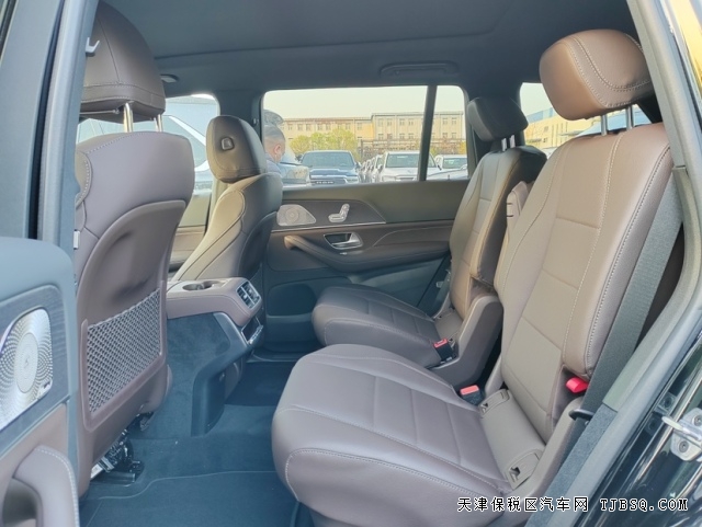 23款奔驰GLS450展厅现车降价促销中 裸车价100万起