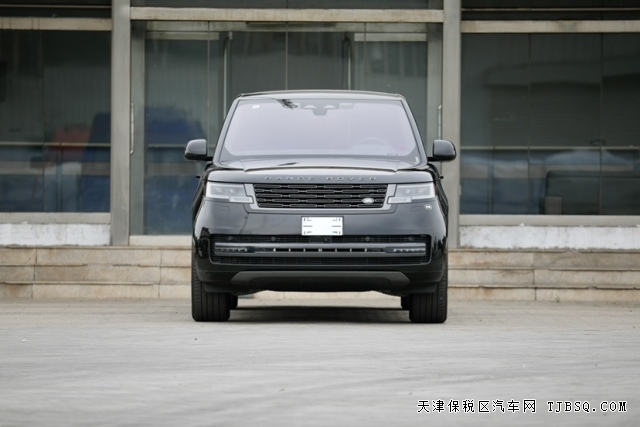 平行进口23款路虎揽胜SE长轴4.4T大V8天津港国六现车超豪华SUV代表