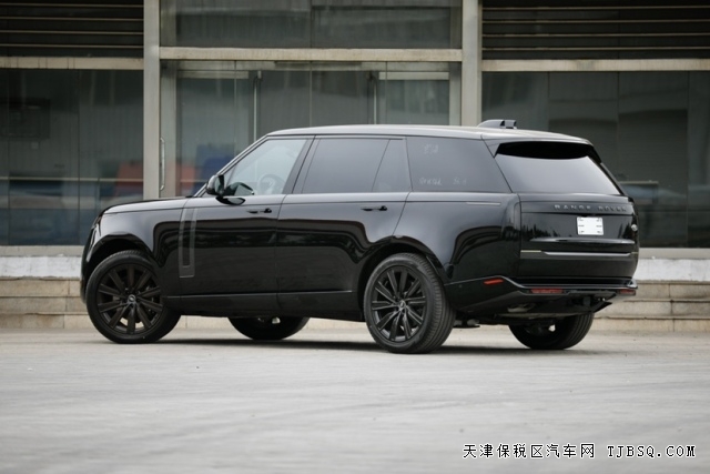 平行进口23款路虎揽胜SE长轴4.4T大V8天津港国六现车超豪华SUV代表