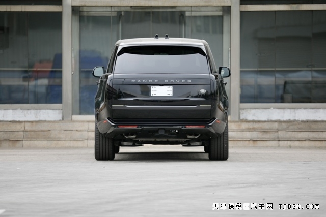 平行进口23款路虎揽胜SE长轴4.4T大V8天津港国六现车超豪华SUV代表