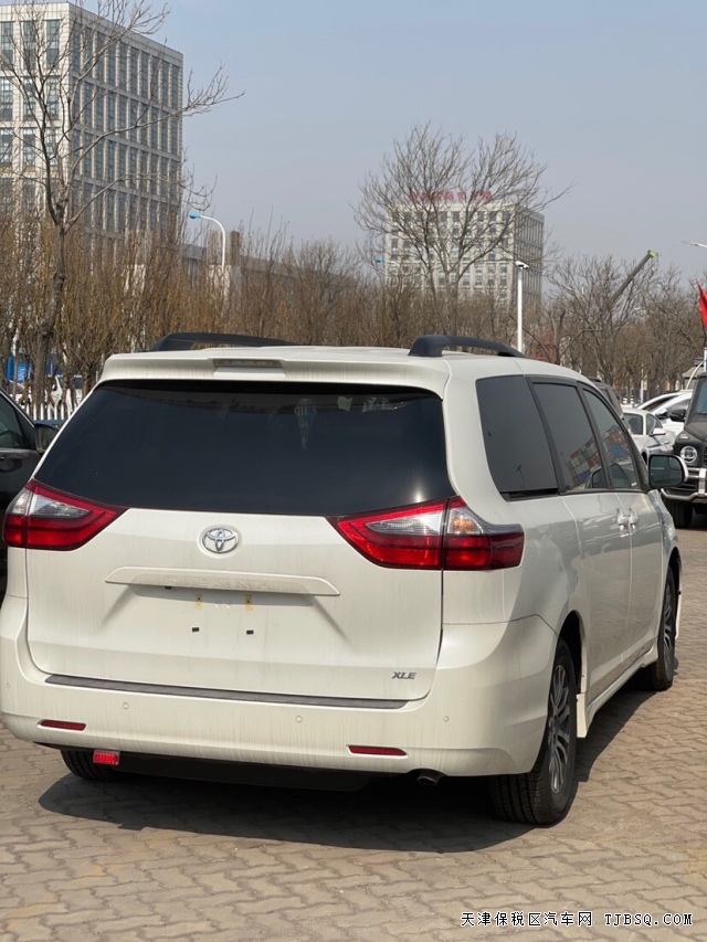 天津港最后一批3.5V6的丰田塞纳商务MPV车型国六现车热销中