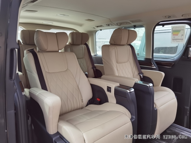 天津港集动力颜值空间性价比于一身的23款丰田格兰维亚平行进口版国六现车