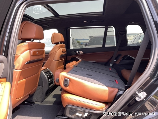 天津港顶级配置23款宝马X7黑武士版国六现车全国落牌