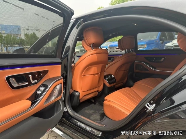 平行进口23款奔驰S500天津港国六高配AMG现车手续全