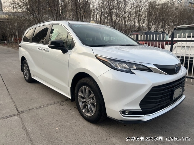 平行进口丰田塞纳2.5混动版大空间MPV天津港热销车型国六在售