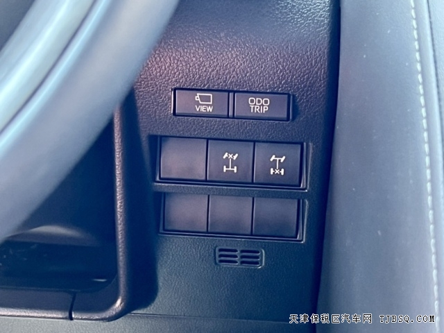 全新改款LC300丰田酷路泽3.5TT国六全面开售港口现车随时提最新售价99.8万