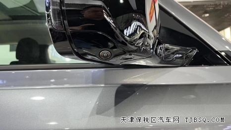 平行进口独有车型23款110柴油版路虎卫士3.0T港口特价79.8万