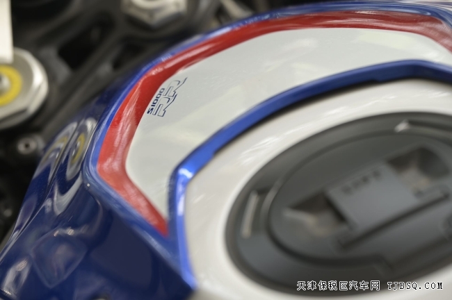 平行进口22款宝马双R摩托车M包港口现车销售中最新行情26.5万价格可谈可分期购车