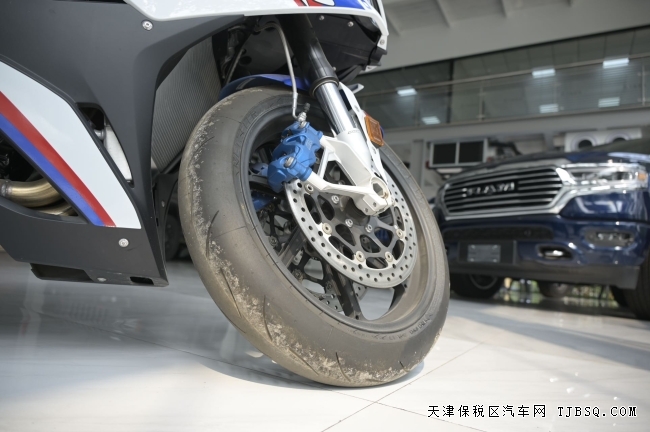 平行进口22款宝马双R摩托车M包港口现车销售中最新行情26.5万价格可谈可分期购车