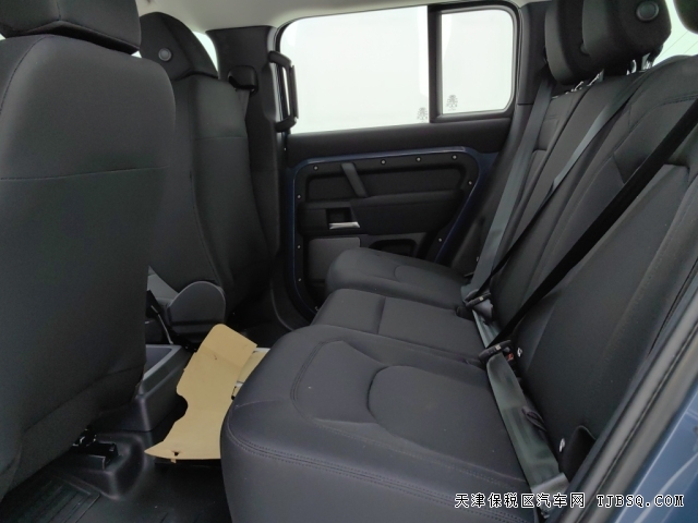 平行进口独有的柴油版23款路虎卫士110扭矩大续航久港口现车热销中可分期购车