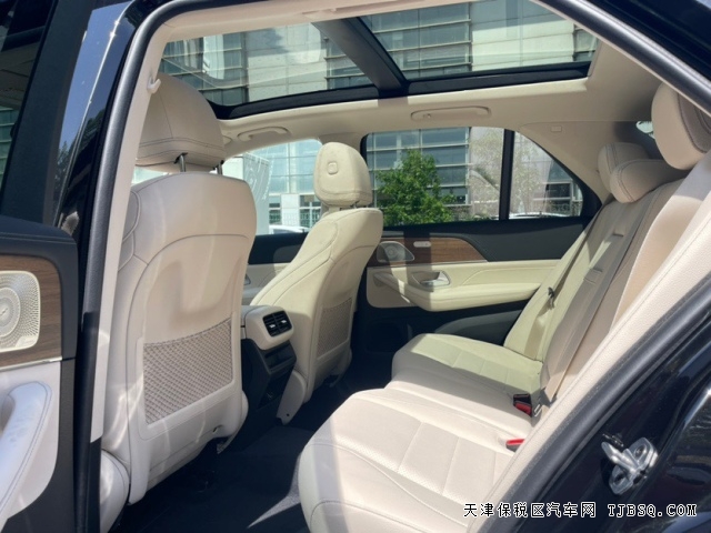 23款奔驰GLE350中大型豪华SUV的代表港口售价只需70多万