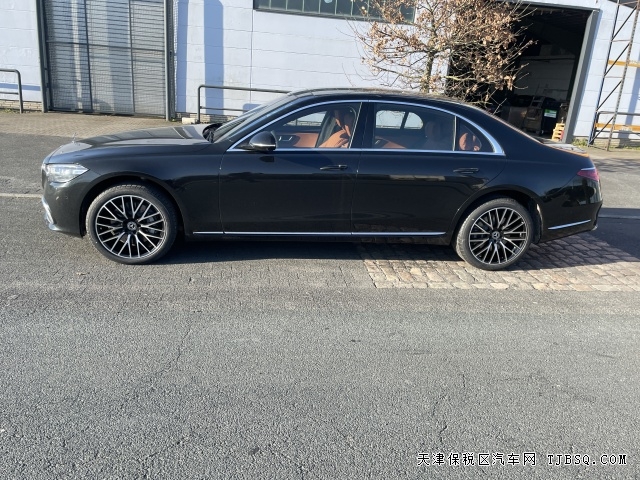 平行进口23款奔驰S580商务轿车4.0T大V8港口最新行情配置