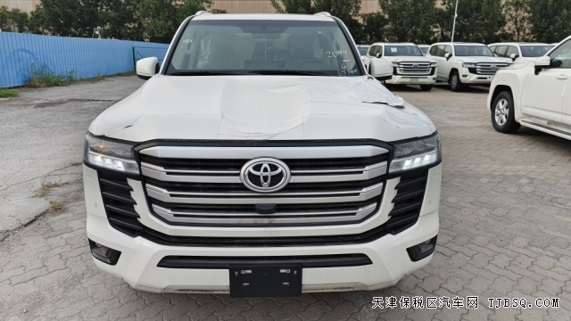 酷路泽LC300 3.5TT沙特版配置丰富落地多钱