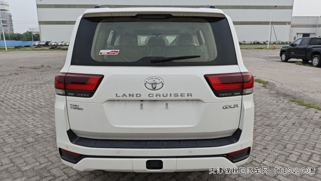 酷路泽LC300 3.5TT沙特版配置丰富落地多钱