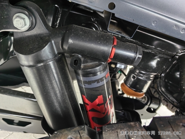 美式皮卡23款福特猛禽R大V8震撼来袭极限越野爱好者的追求